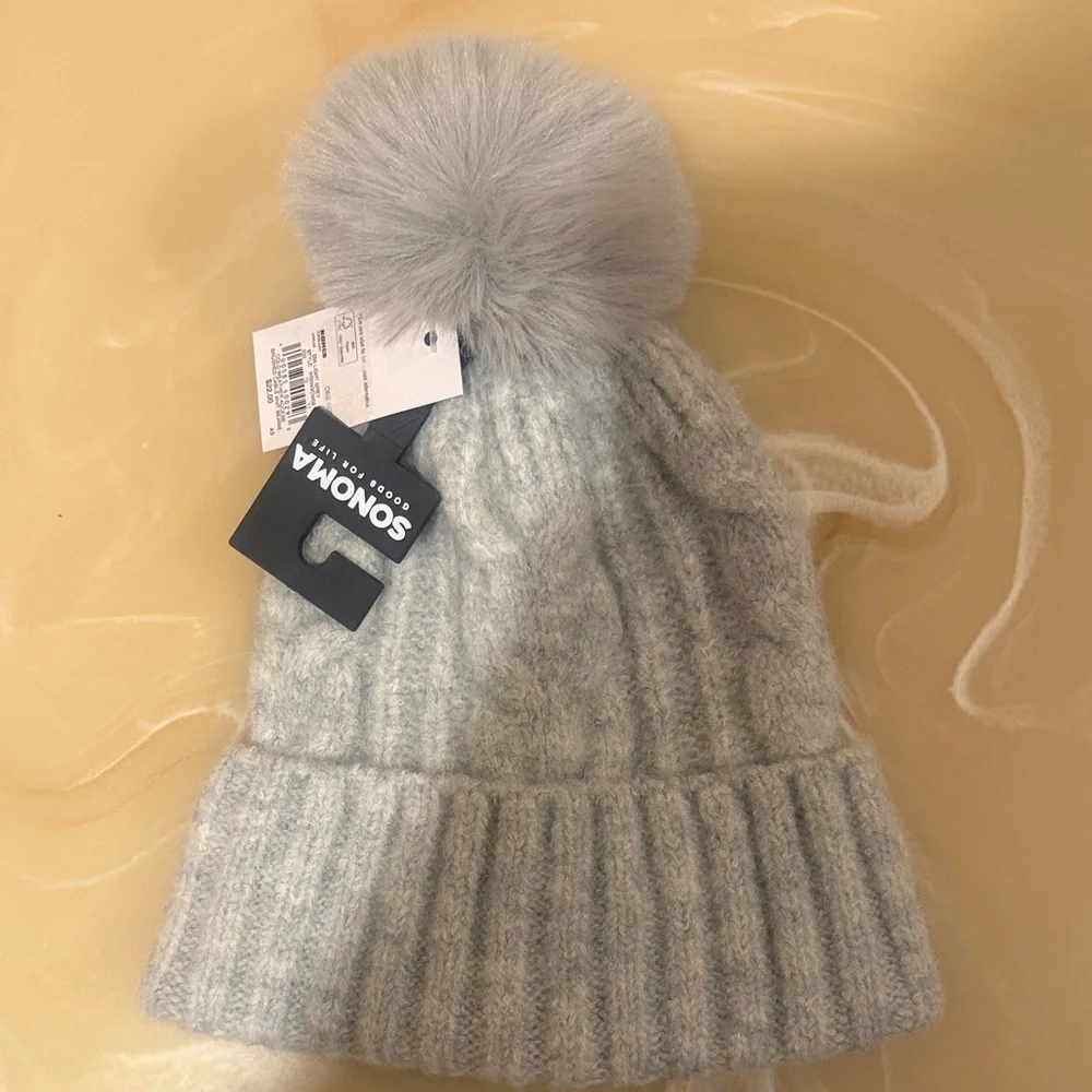 Sonoma Goods For Life Gray Cable Knit Pom Beanie Hat NWT Winter Cozy